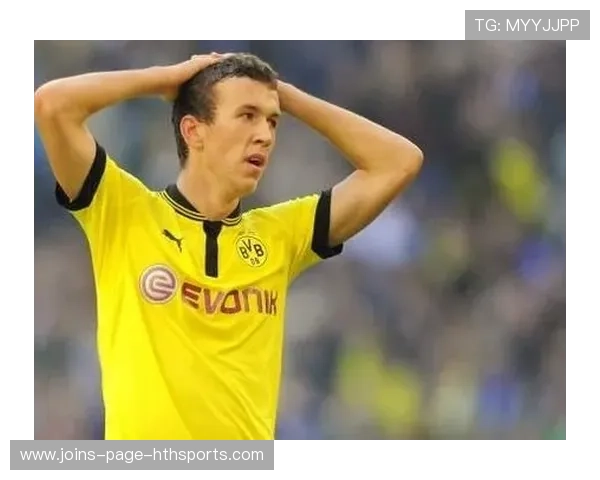 多特蒙德—佩里西奇任意球稳稳命中