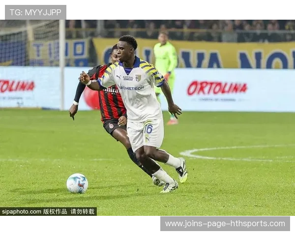 AC米兰持续施压,莱奥半转身抽射打高 AC米兰持续施压,莱奥半转身抽射打高