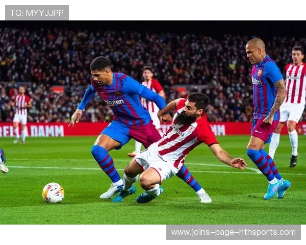 巴塞罗那在控球中寻求突破,短传配合更有效